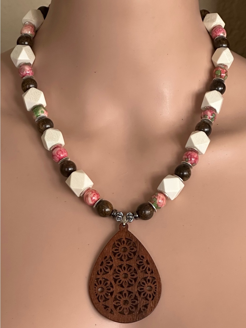 22-1/2 inch Bronzite and Wood bead Necklace NWOT